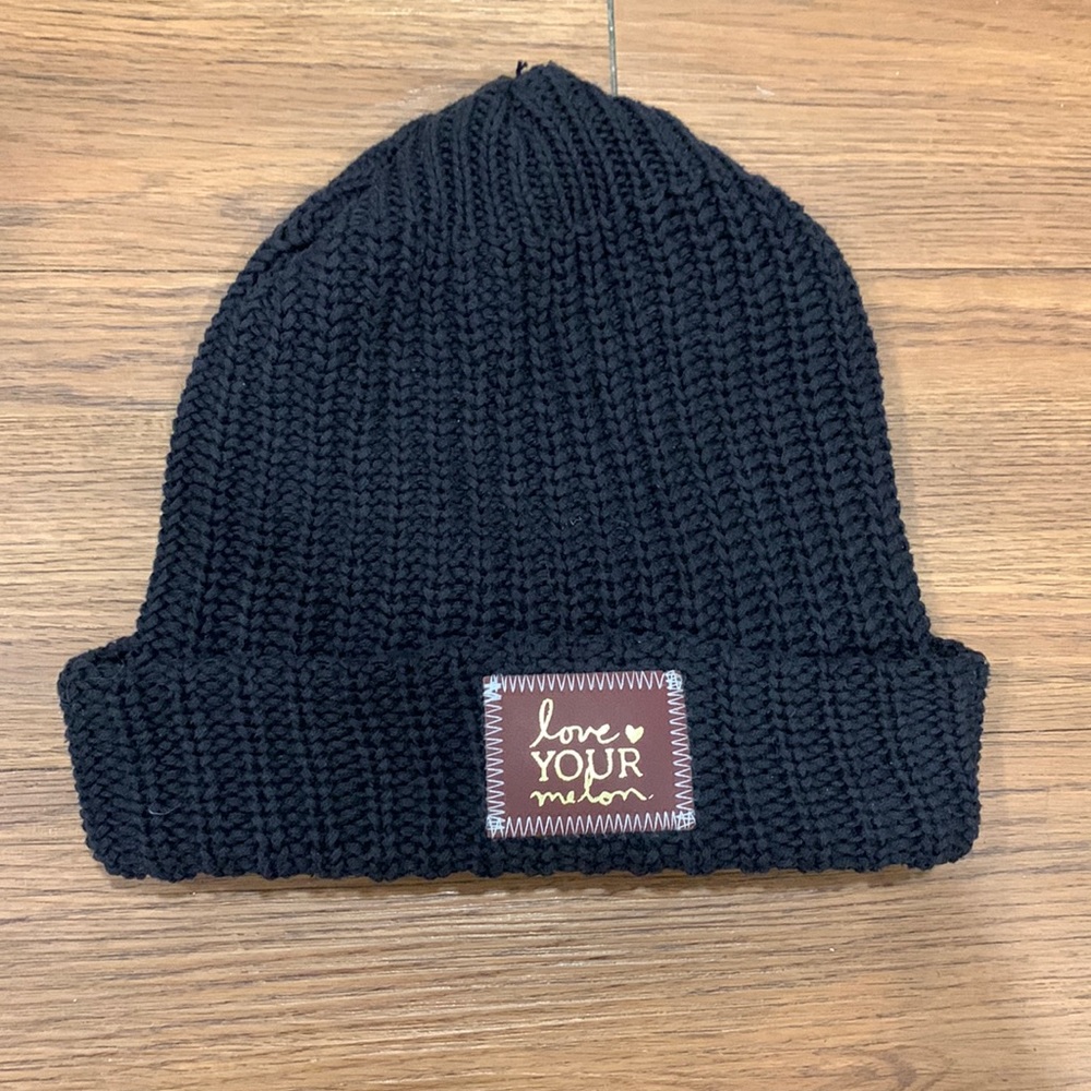 LOVE YOUR MELON BLACK BEANIE